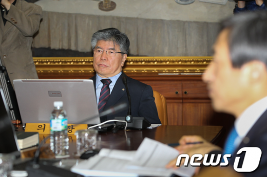 [사진]금통위 주재하는 김중수 한은총재