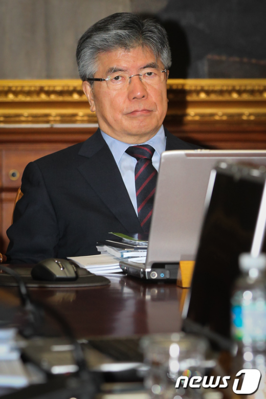 [사진]'금리 고민'