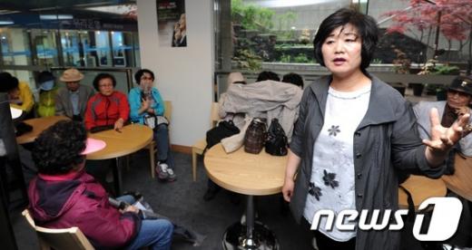 [사진]저축은행 피해자, 금감원 항의방문