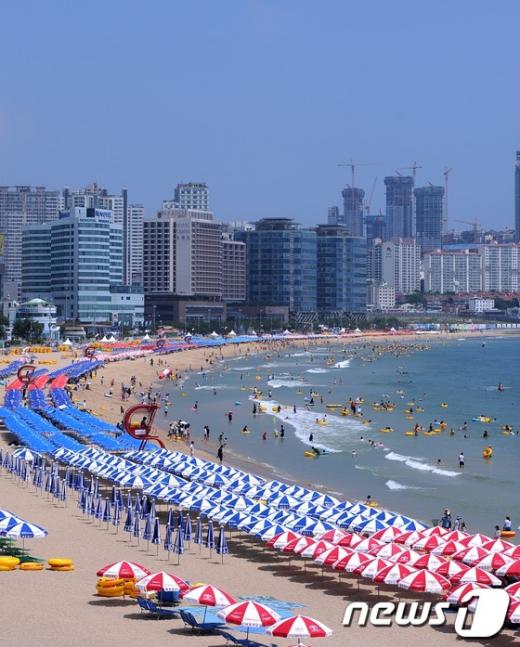[사진]한산한 해운대 해수욕장