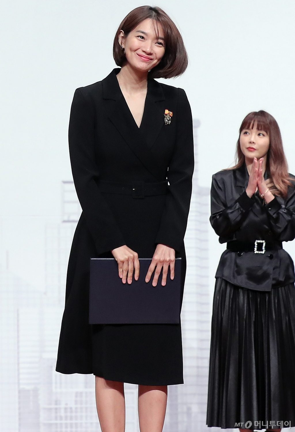[사진]신민아 '금융의 날 대통령 표창 수상'