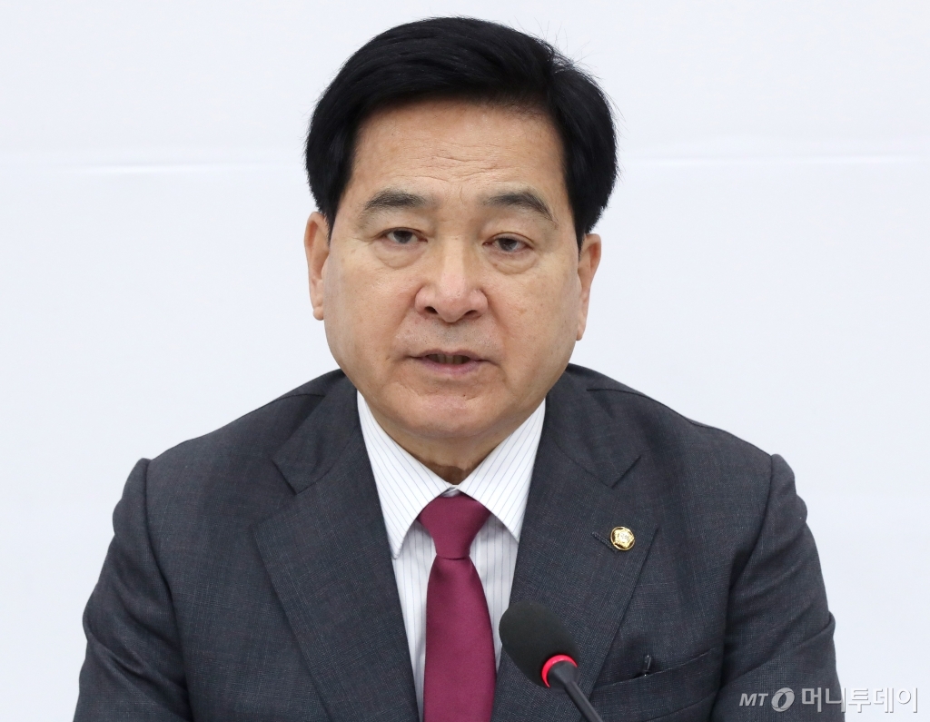 [사진]발언하는 심재철 원내대표