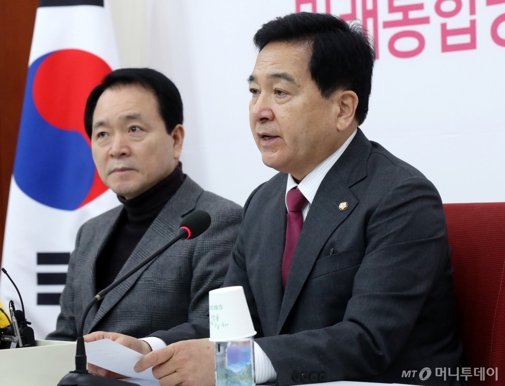 [사진]심재철 원내대표 기자간담회