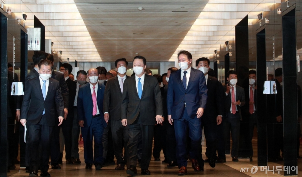 [사진]대한상의 떠나는 박용만 전 회장