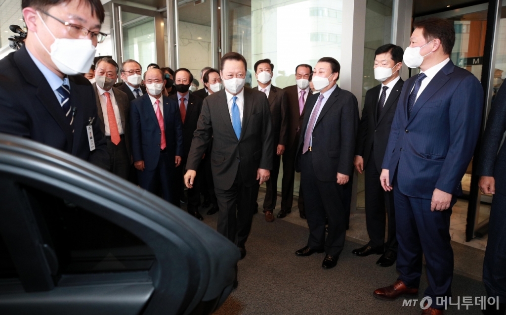 [사진]대한상의 떠나는 박용만 회장