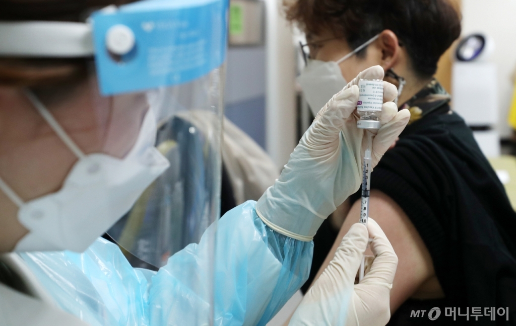 [사진]'AZ 백신' 접종 재개