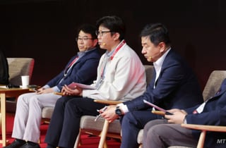 우주산업, 기술 넘어 '시장 설계'로…정부 '첫 고객' 전환 필요