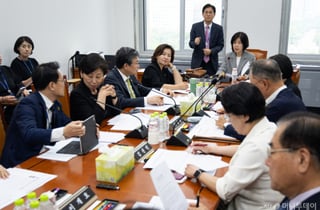 의사 vs 의료기사, 의사 손 들어줬다? 멀어진 '병원 밖 의료'