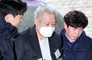 '통일교 청탁' 건진법사, 2심서 '샤넬백 제출'에 1년 감형된 징역 5년
