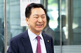 '김건희 로저비비에 선물' 김기현측, 첫 공판 혐의 부인…"터무니 없다"