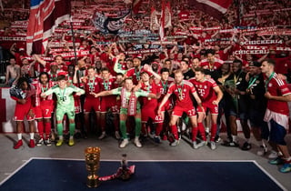 '드디어' 김민재 해냈다, 커리어 최초 '더블' 쾌거... 뮌헨 DFB 포칼 우승 '케인 해트트릭'