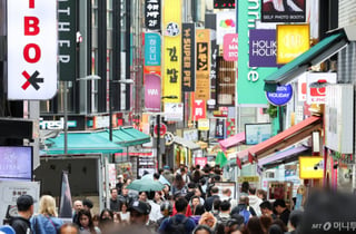 한국여행 최고인데 "결제하다 멘붕"...돈 쓰기도 힘겨운 외국인