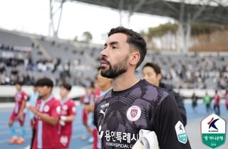 외인 GK도 주전 보장 없다... 용인, 노보 대신 황성민 선발→최윤겸 감독 "경쟁 시킬 것" [용인 현장]