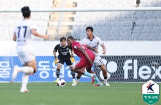 GK 선방쇼에 승리 놓쳤다→'가브리엘 PK 실축' 용인, 10명 뛴 충남아산과 0-0 무 [용인 현장리뷰]
