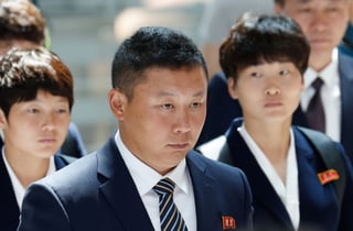 여권 입국부터 호칭 불만까지…7박8일 간 '두 국가' 확인한 北 축구단