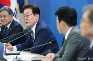 'BTS 부산 공연' 숙박 바가지 논란에…李대통령 "온동네 민폐"