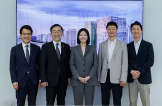 "로봇들 빌딩 밖으로 나온다" 국토부 장관, 네이버에서 '규제 혁신' 약속