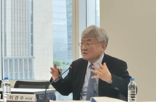 "명색이 국가자문회의인데 '거수기' 역할만…국민 신뢰 회복하겠다"