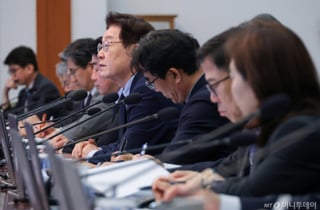 [속보]李대통령 "전통시장 시설 개선, 부담금 때문에 못하는 일 없도록 챙겨달라"