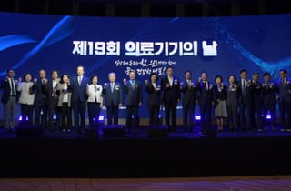 '45년 한우물' 김영민 지인씨앤티 대표, 은탑산업훈장 수상