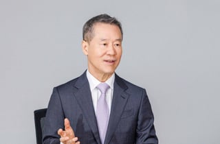 홍선근 머니투데이 회장, "이민 보는 관점 달라져야…노동력과 함께 사람이 온다"