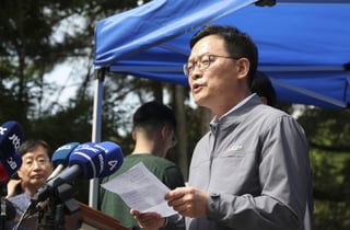 한화에어로 "발사체 추진제 세척과정에서 폭발…송구하고 참담"