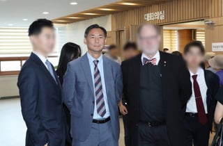 경찰, '부정선거론자' 모스탄 출국 정지 신청…"필요한 수사 하겠다"