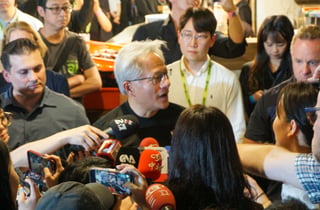 "이런적 처음" 젠슨 황, 한국 기업만 따로 봤다…"韓 로보틱스 투자 검토"