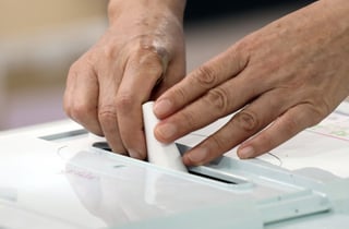 [속보]지방선거 투표율, 오전 8시 4.5%…4년 전 보다 0.7%P↑