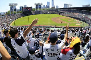 프로야구, 역대 최소 경기 500만명 돌파…홈 관중 1위 구단은?