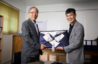 끊기지 않는 SKT 초심경영, 40년 장기고객 직접 찾았다