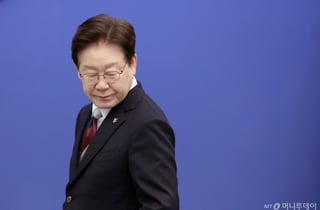靑, 지선 승리 속 매서운 민심도 확인…개혁 과제 제동 걸리나