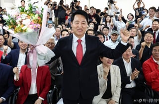 외신 "6·3 지방선거, 이대통령 리더십 확인…서울 패배는 타격"