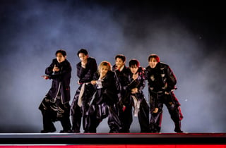 "BTS 공연인데 휴대폰 꺼달라고?"…팬들이 박수친 이유