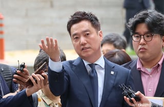 김세의, '김수현 명예훼손' 검찰 송치·모의총포 소지 벌금 500만원