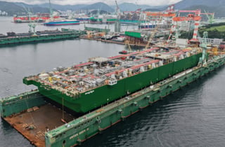 삼성重, '시더 FLNG' 성공적 진수…세계 최초 FLNG 3기 동시 건조