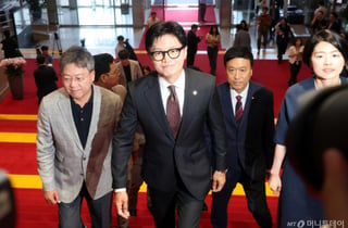 제명 128일만 등원…'무소속' 한동훈 "성실한 의정활동 하겠다"