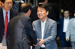 안철수 "송언석, 격동의 시간 헌신…野 하나로 힘 모아야"