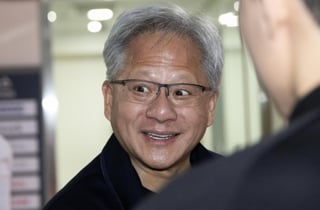 젠슨 황, 배경훈 부총리 만난다…'깜짝 선물' 뭐길래