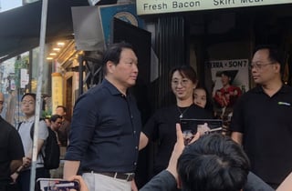 최태원·구광모·이해진, 젠슨 황과 '삼겹살 회동' 도착…맥주부터 건배
