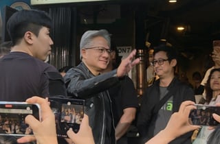 젠슨 황, 고깃집 도착하자 "아임 헝그리"…소맥은 '테슬라'