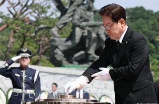 [속보]李대통령, 현충일 맞아 "사리사욕으로 공동체 배반한 이들 단죄, 중요한 책무"