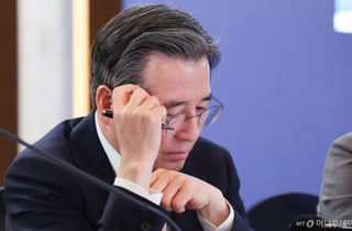 김용범 "靑 정책실장 1년…코스피 8000·환율 1550원, 낯선 과제들"