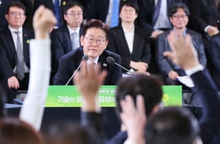 李대통령, 통합·소통 위해 '지구 반바퀴' 이동…'타운홀미팅' 대표 행사로 안착