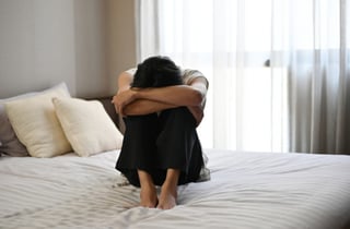 나이트클럽 앞 만취 여성…주변 배회하던 50대, 모텔 데려가 강제 추행