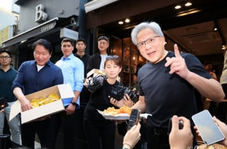 깐부 회동 중 "More HBM!" 외쳤다…SK-엔비디아 'AI 협력' 발표 예고