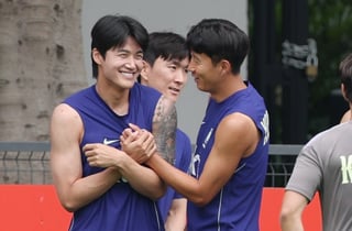 '홍명보 감독 노림수 적중' 대표팀 컨디션 최고조! '부상 위험' 소나기 피했다→'올라! 안녕하세요!' 훈련 분위기 '후끈' [과달라하라 현장]
