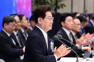 [속보]이재명 대통령 "초격차 산업 강국으로 나아갈 것"