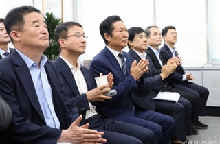 정청래, 이 대통령 기자회견에 "대체 불가…강한 지도자의 풍모"