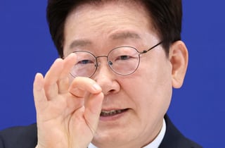 [속보]이재명 대통령 "현 내각, 지금까지 잘해왔지만 이제 역할 전환 필요"